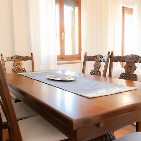 Casa Flora Brusimpiano