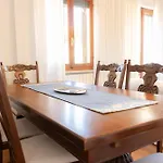Casa Flora Brusimpiano