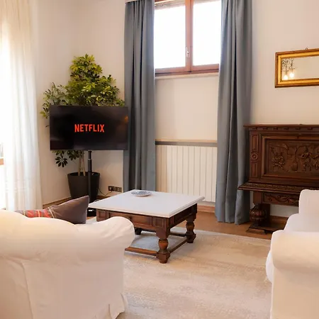 Casa Flora Дом отдыха Brusimpiano